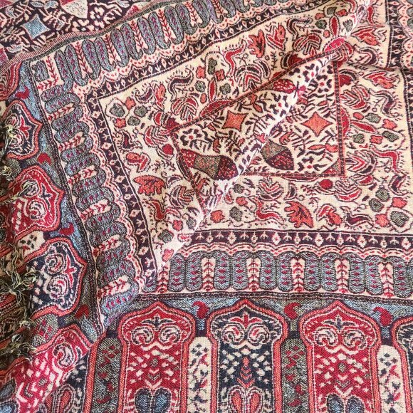 large red and brown scarf/shawl with fringes. - Picture 2 of 7